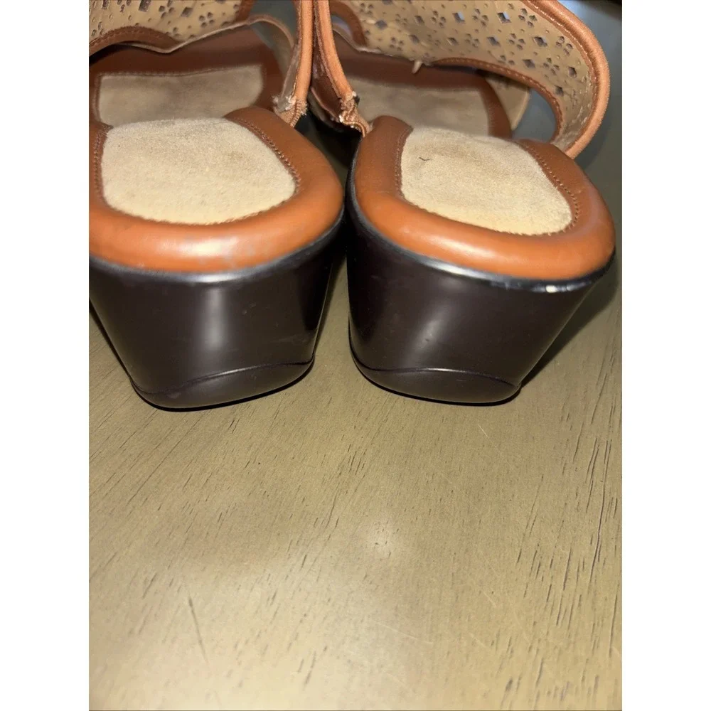 Naturalizer VIOLA Wedge Sandals sz 9 W Brown Perforated Leather Slides Comfort